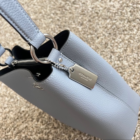 Coach small town bucket bag - Picture 5 of 7